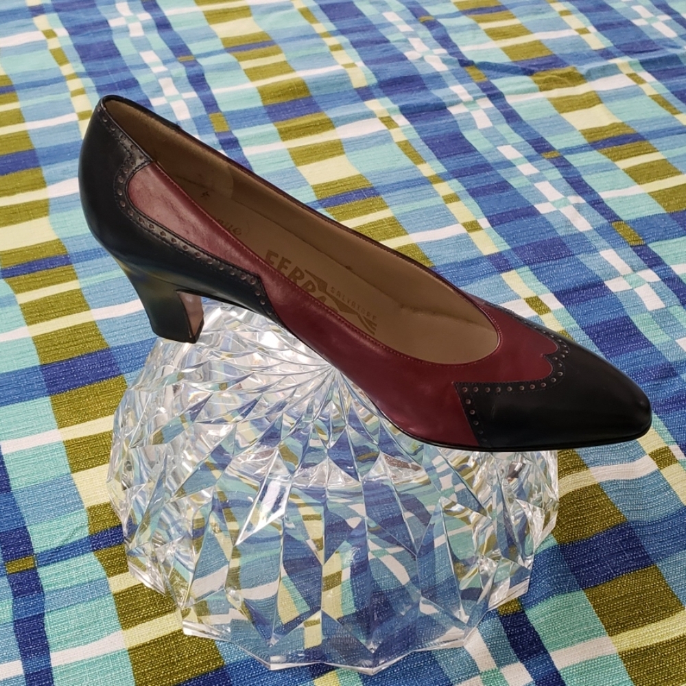 Ferragamo Spectator Pumps - Picture 5 of 8